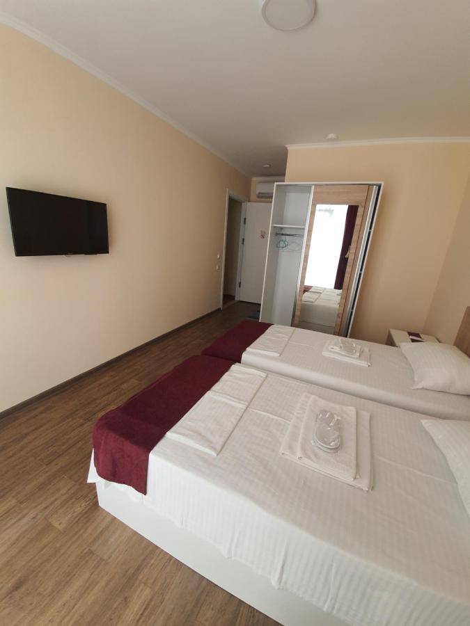 Blossom Hotel Batumi Exterior photo