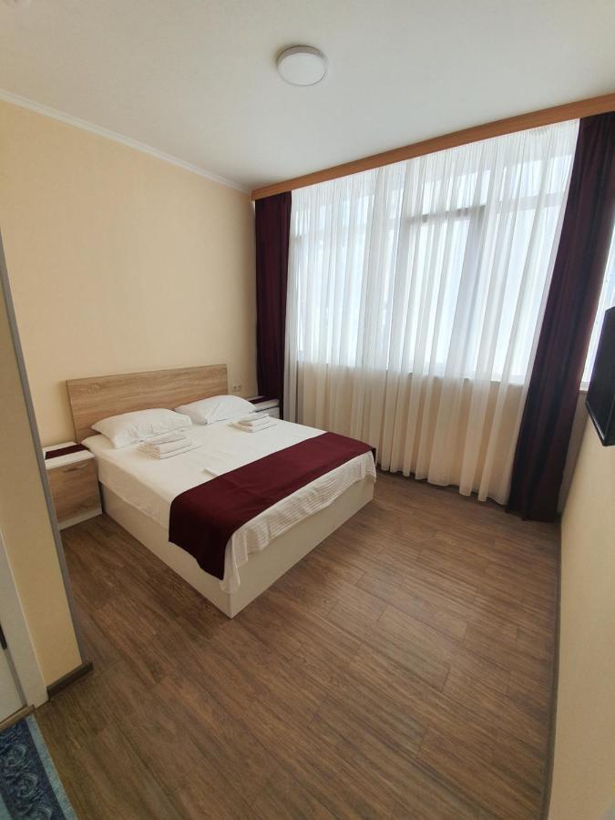 Blossom Hotel Batumi Exterior photo