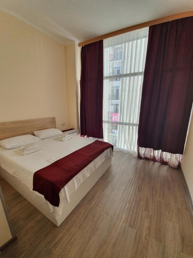 Blossom Hotel Batumi Exterior photo