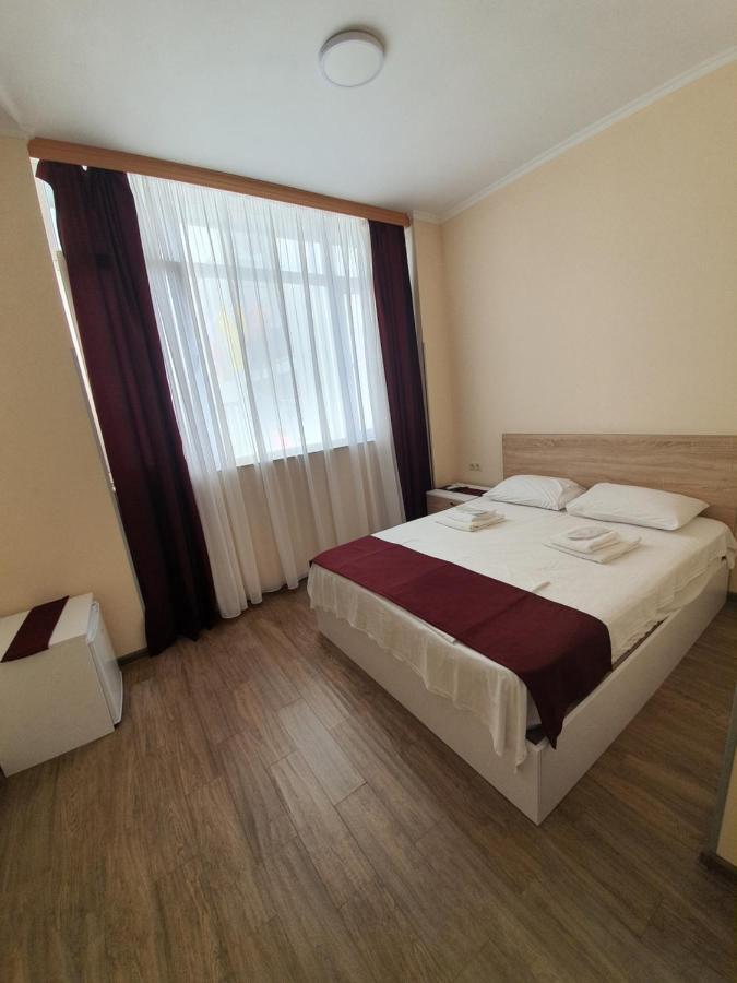 Blossom Hotel Batumi Exterior photo